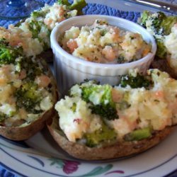 Broccoli and Shrimp-Stuffed Potatoes recipe