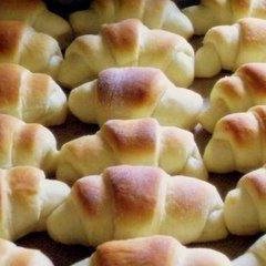 Mom's Melt-In-Your-Mouth Dinner Rolls recipe