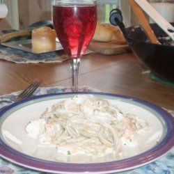 Fettuccine Alfredo With Shrimp & Crab Meat recipe