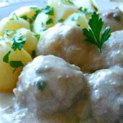 Konigsberger Klopse (German Meatballs in Creamy Caper Sauce) recipe