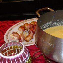 Cheddar Cheese Fondue (Courtesy of the Melting Pot) recipe