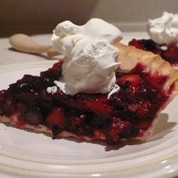 Maman's Fresh Strawberry Rhubarb Pie recipe