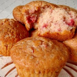 Strawberry N' Creme Muffins - Just Like Eat N' Park! Copycat recipe