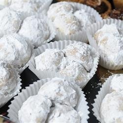 Elizabeth Dole's Pecan Roll Cookies recipe