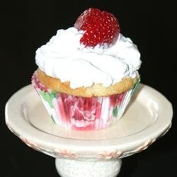 Honey Cupcakes with Strawberries recipe