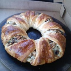 Turkey and Cranberry Wreath(Pampered Chef) recipe