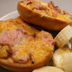 Ham and Cheese Pizza Mini-Bagels recipe
