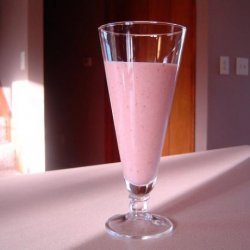 Raw Food: Almond-Based Berry Smoothie recipe
