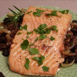 Roasted Salmon With Caramelized Onions and Figs recipe