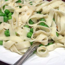 Buttered Fettuccini With Peas recipe