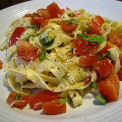 Fettuccine, Tomato, and Basil Salad recipe