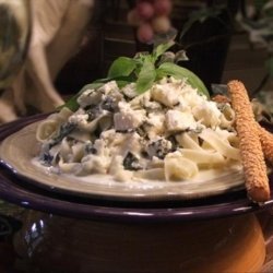 Tagliatelle With Garlic, Gorgonzola and Basil recipe