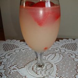 Lemonade With Strawberry Ice Cubes recipe