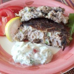 Flavorful Tuna Patties With Dill Sauce recipe