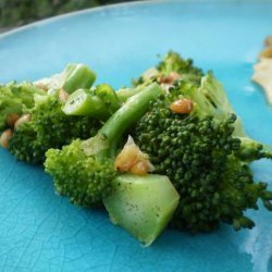 Broccoli With Onions and Pine Nuts recipe