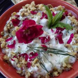 Mast-O Khiar (Persian Yogurt and Cucumber Dip) recipe