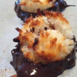 Triple Coconut Macaroons & Chocolate-Dipped Coconut Macaroon recipe