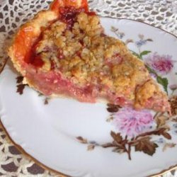 Rhubarb Strawberry Crumb Pie recipe