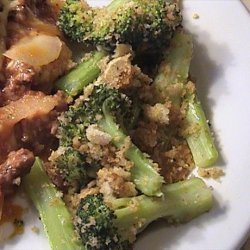 Broccoli With Toasted Garlic Crumbs recipe