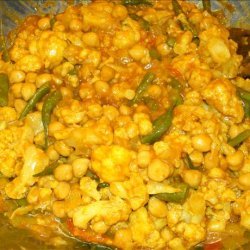 Cauliflower & Garbanzo Curry recipe