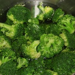 Broccoli With Garlic Butter and Cashews recipe
