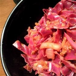 Sausage Smothered in Red Cabbage recipe