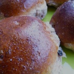 Whole Wheat Rolls With Currants and Toasted Walnuts recipe