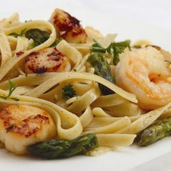 Shrimp and Asparagus Fettuccine recipe