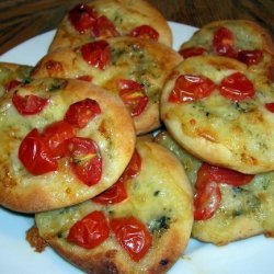 Pizzettes With Gorgonzola, Tomato and Basil recipe