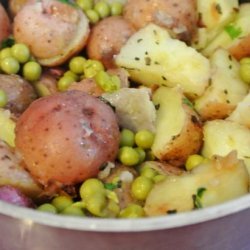 Nye Kartofler Og Ærte Salat (Pea and New Potato Salad) recipe