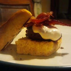 Sirloin Sliders With Crispy Bacon and Creamy Horseradish Mayo recipe