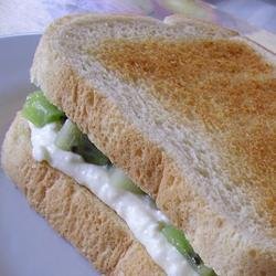 Creamy Kiwi Sandwich recipe