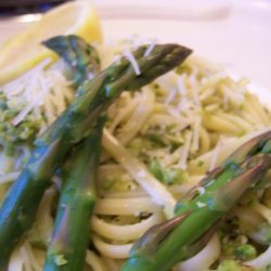 Fettuccine With Asparagus Pesto recipe