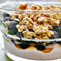 Crunchy Yogurt With Berries recipe