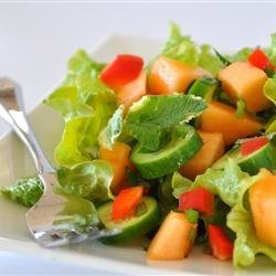 Spinach Cantaloupe Salad with Mint recipe