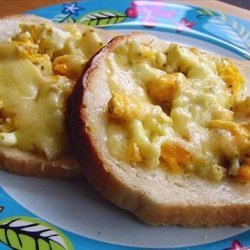 Scrambled Eggs With Cheddar on Toast recipe