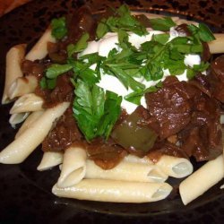 Goulash With Green Peppers and Noodles recipe