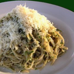 Spaghetti With Green Basil Sauce recipe