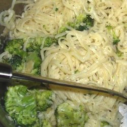 Low Cal Creamy Pesto With Broccoli and Angel Hair recipe