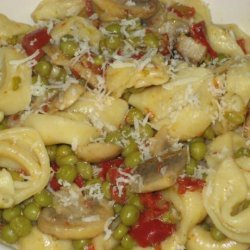 Tortellini With Mushroom and Garlic Sauce recipe