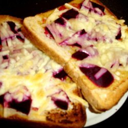 White Toast With Cheddar and Beetroot recipe