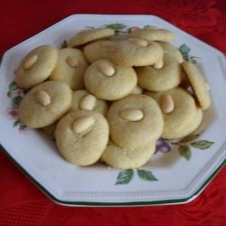 Melt-In-Mouth Cookies, Egyptian Style - Ghorayebah recipe