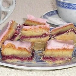 Aunt Helen's Almond-Raspberry Rice Squares recipe
