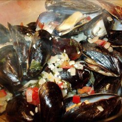 Mussels With Tomato & White Wine Sauce recipe