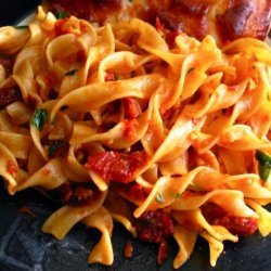 Buttered Noodles With Garlic and Sun Dried Tomatoes recipe