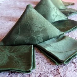 Serviette/Napkin Folding, Duck Feet recipe