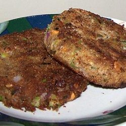Delicious Tuna Cakes With Spicy Jalapeno Sauce recipe
