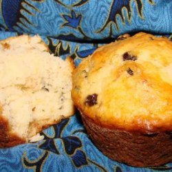 Yummy and Easy Raisin Muffins recipe