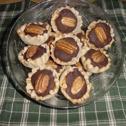 Mini Butterscotch Choco-Pecan Phyllo Cups recipe