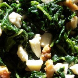Spinach With Blue Cheese and Walnuts recipe